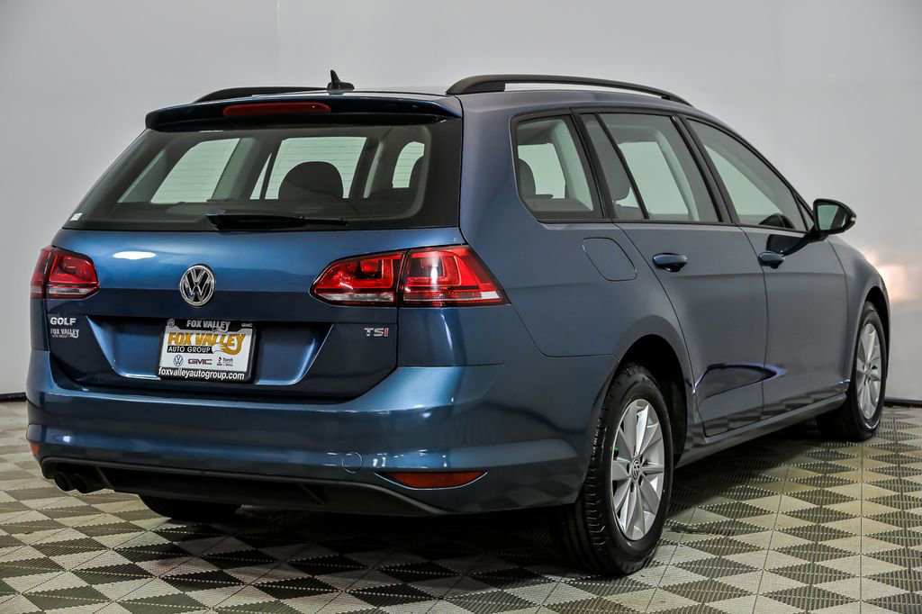 Used 2016 Volkswagen Golf S image 8