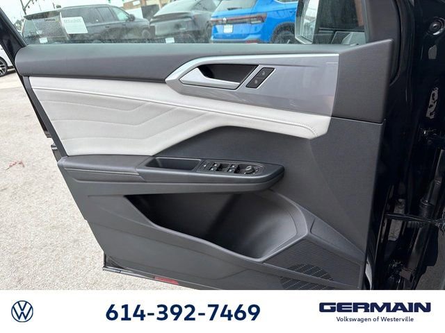 New 2026 Volkswagen Taos SEL image 23