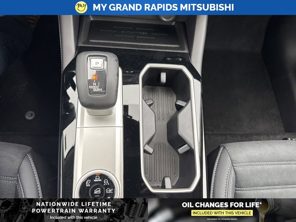 New 2026 Mitsubishi Outlander SE image 28