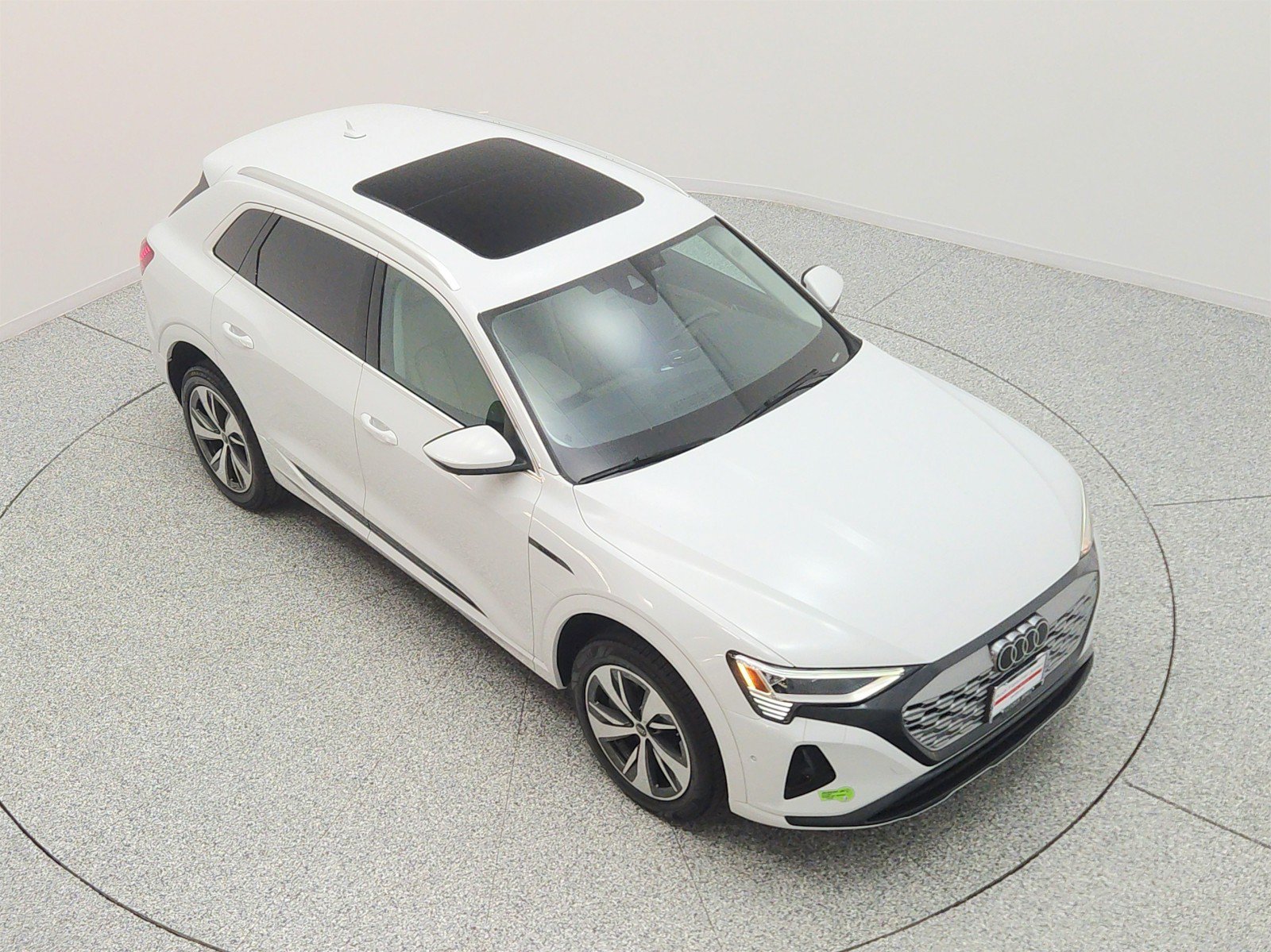 Used 2024 Audi Q8 e-tron Premium Plus w/ Premium Plus Package AWD/4WD image 11