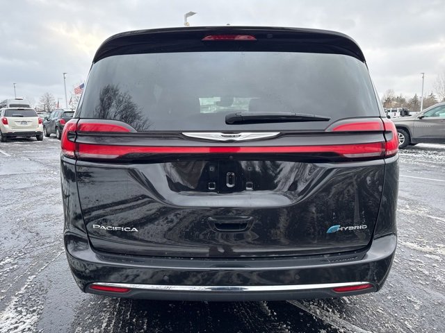 Used 2024 Chrysler Pacifica Select image 6