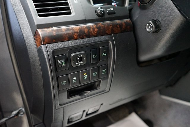 Used 2013 Toyota Land Cruiser image 36