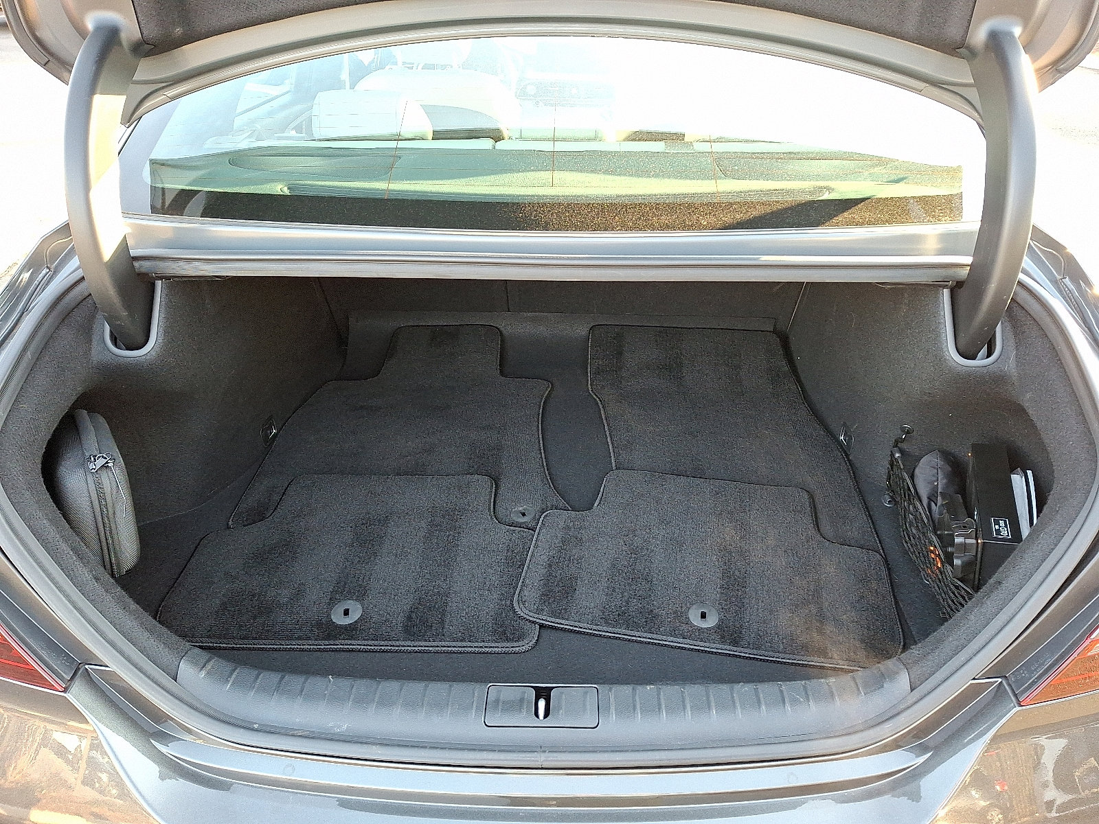 Certified 2023 Genesis G70 2.0T w/ Sport Prestige Package image 30