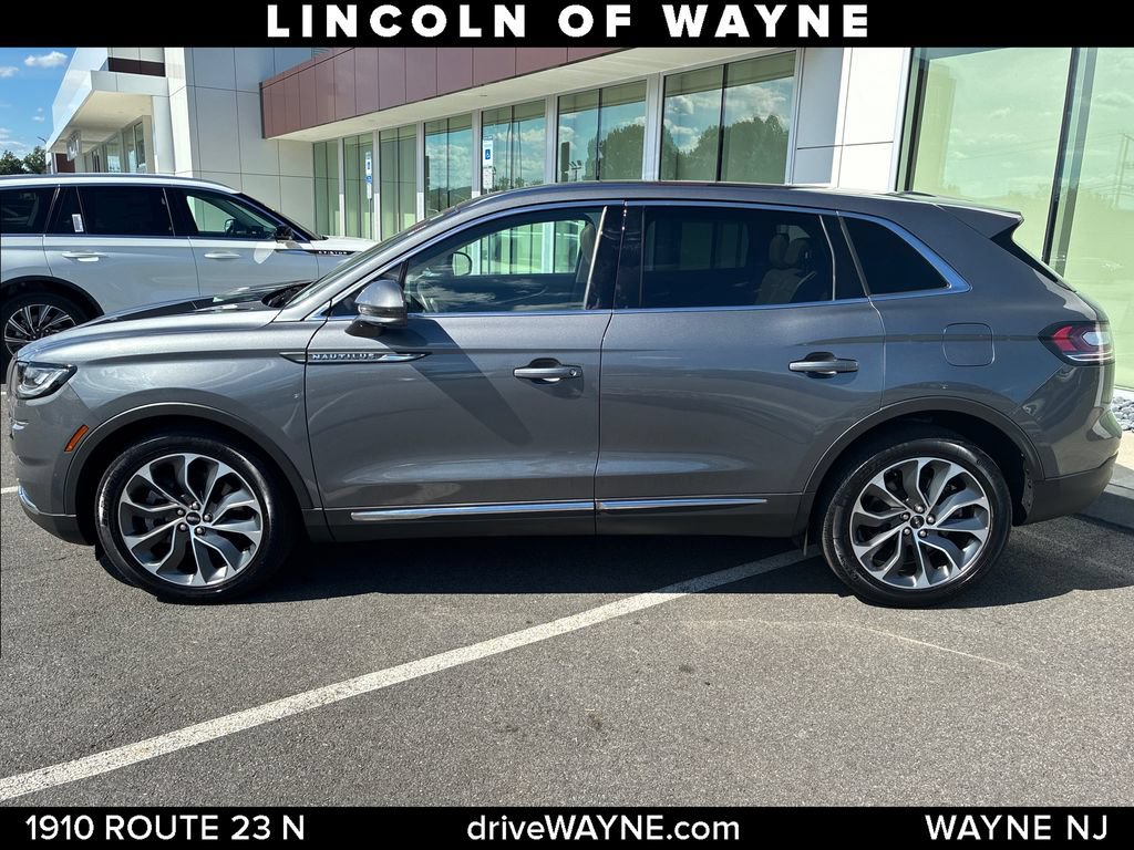 Certified 2022 Lincoln Nautilus Reserve AWD/4WD image 2