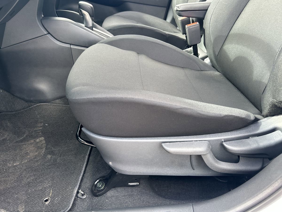 New 2025 Nissan Kicks Play S image 21