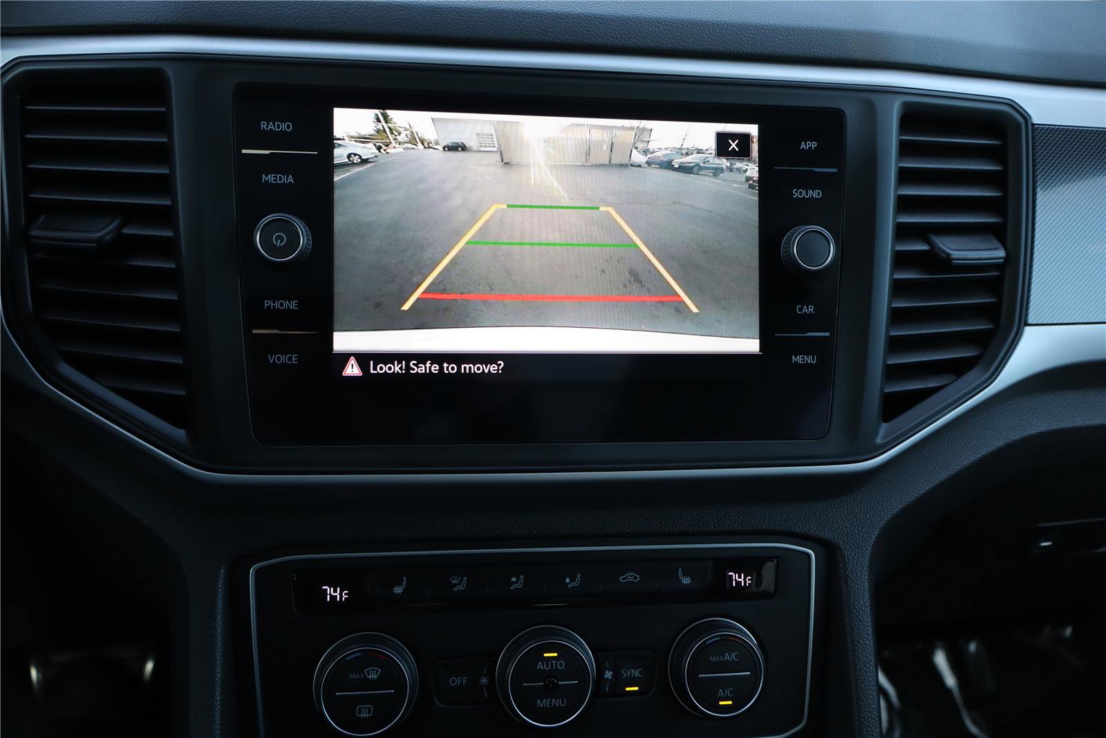 Used 2021 Volkswagen Atlas Cross Sport SE image 21