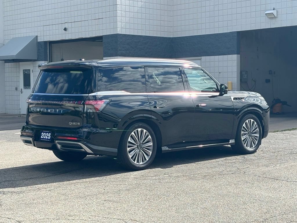 Used 2025 INFINITI QX80 Sensory AWD/4WD image 4