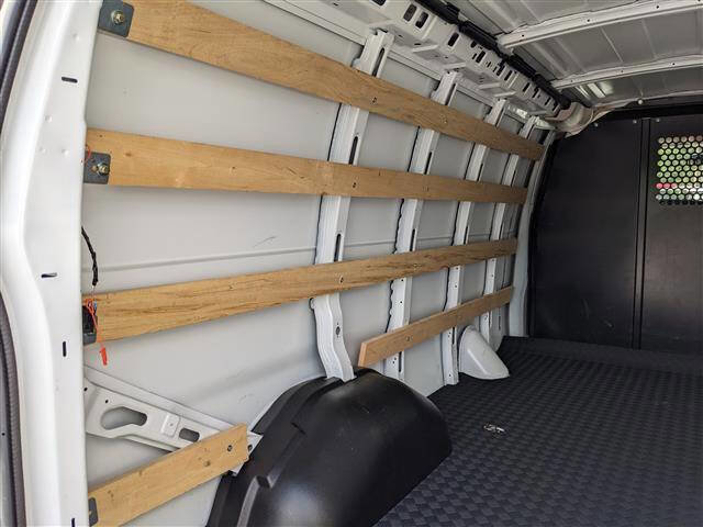Used 2024 GMC Savana 2500 w/ Driver Convenience Package image 11