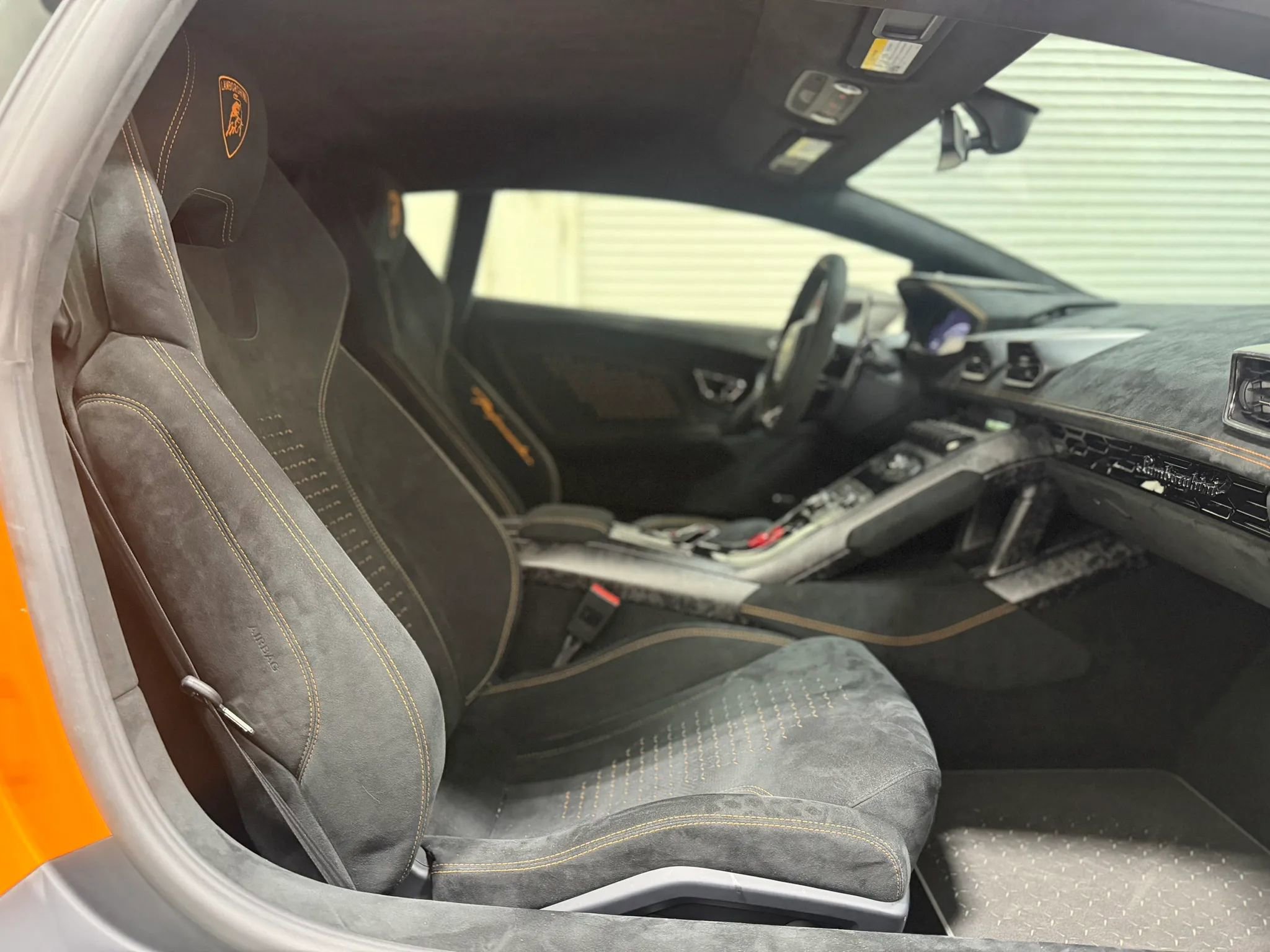 Used 2018 Lamborghini Huracan Performante AWD/4WD image 35