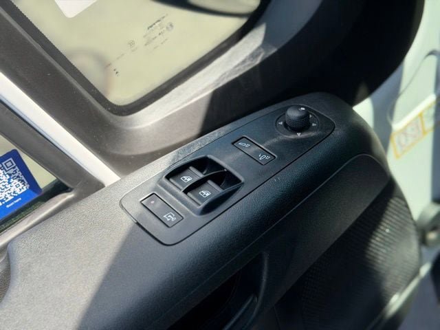Used 2025 RAM ProMaster 2500 w/ Convenience Group FWD image 17