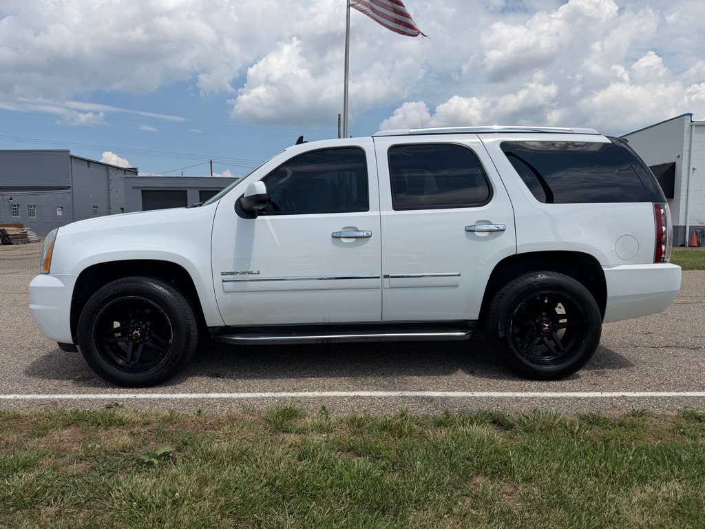 Used 2014 GMC Yukon Denali AWD/4WD image 8