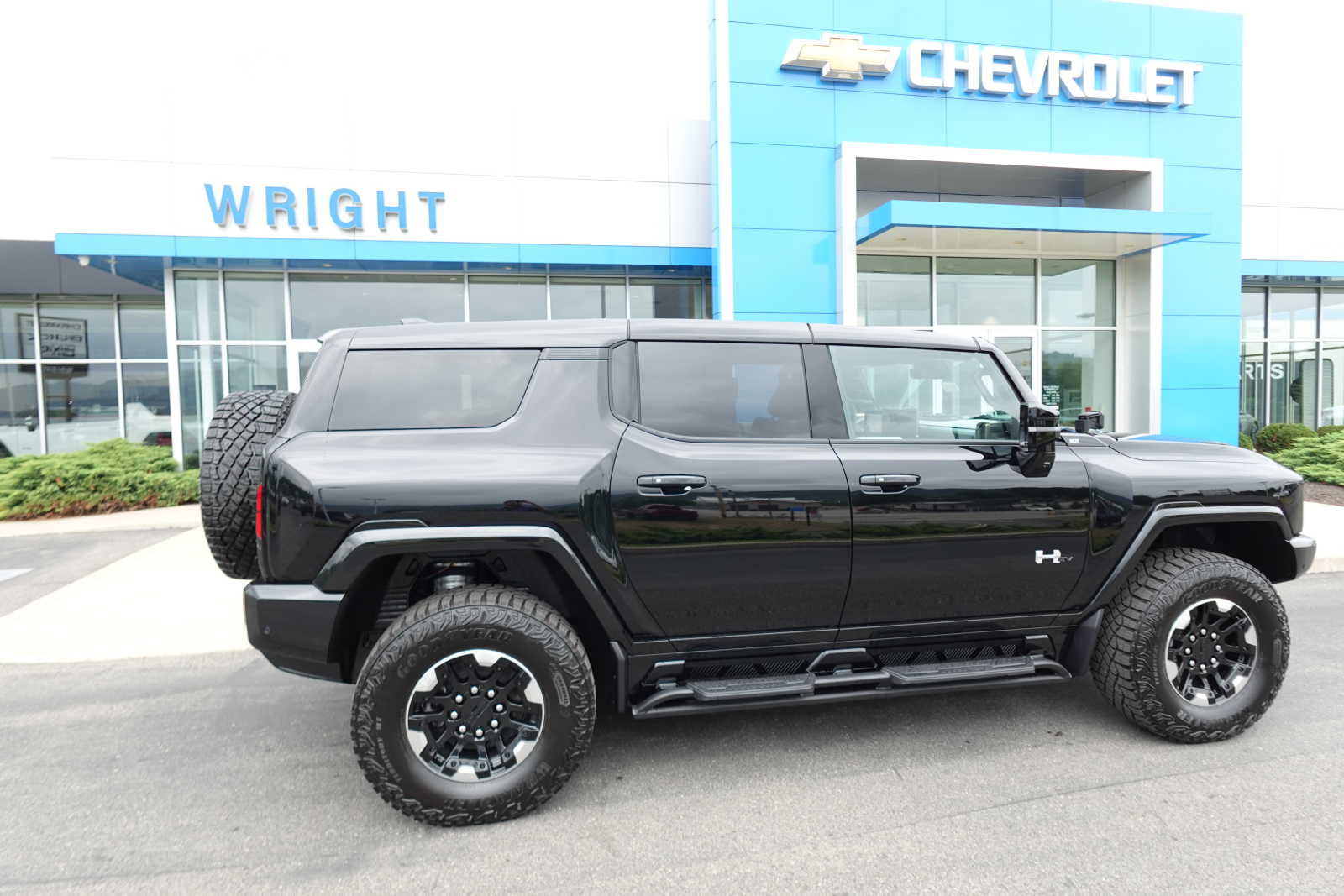 New 2024 GMC Hummer EV 2X w/ Extreme Off-Road Package image 2