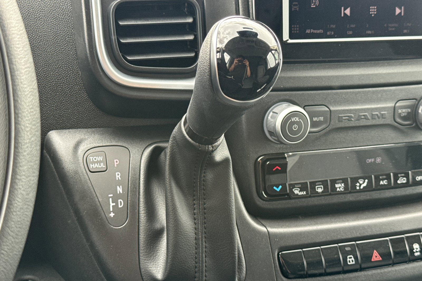 New 2026 RAM ProMaster 2500 w/ Quick Order Package 22G SLT image 19