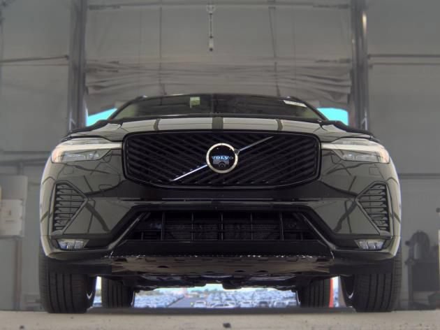 Used 2026 Volvo XC60 B5 Plus AWD/4WD image 3