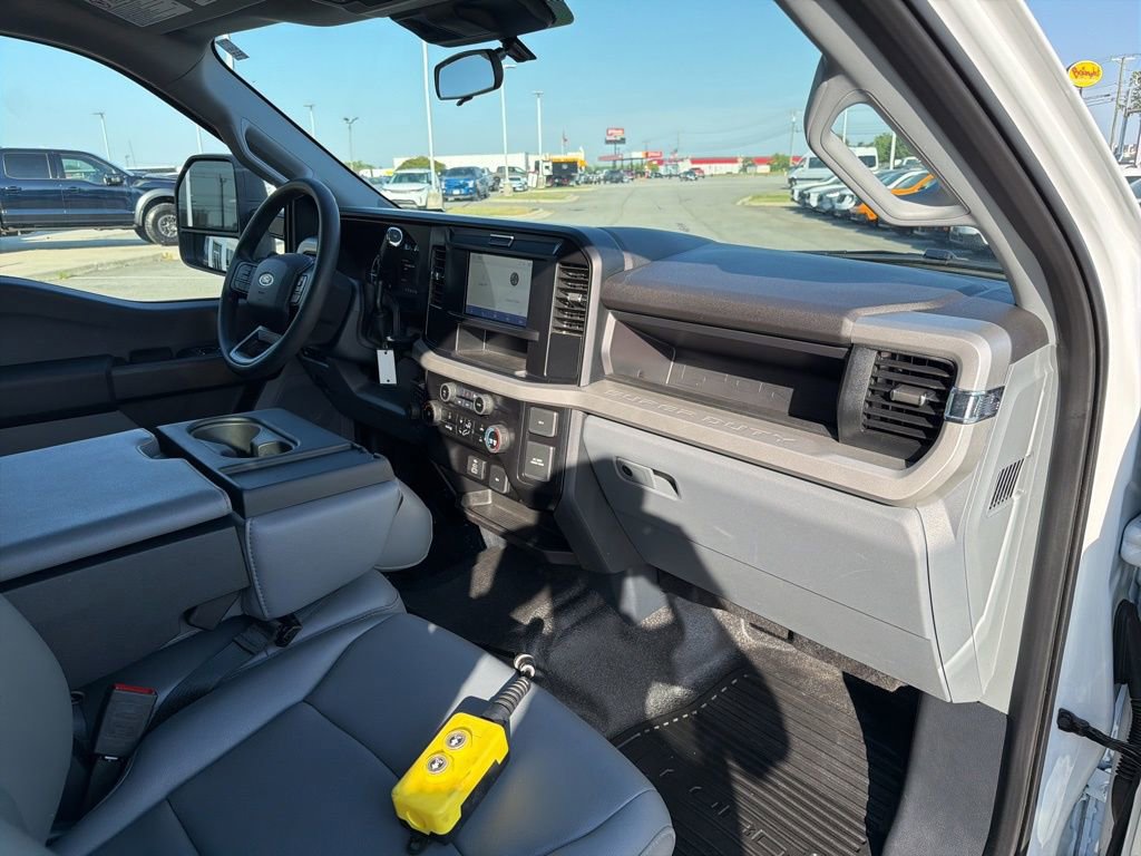 Used 2025 Ford F450 XL w/ XL Chrome Package image 16
