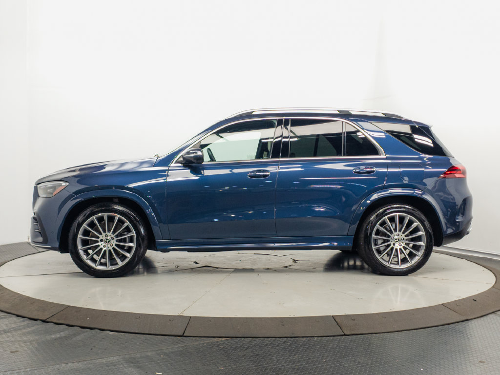 Used 2024 Mercedes-Benz GLE 450e 4MATIC w/ AMG Line Exterior image 4