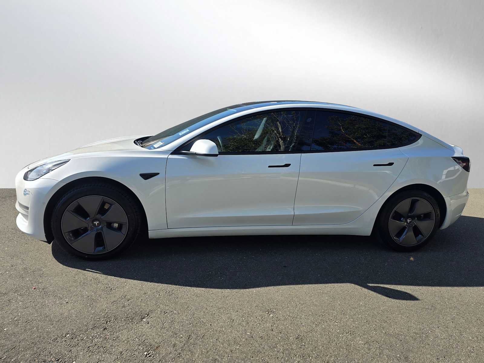 Used 2021 Tesla Model 3 Standard Range Plus RWD image 5