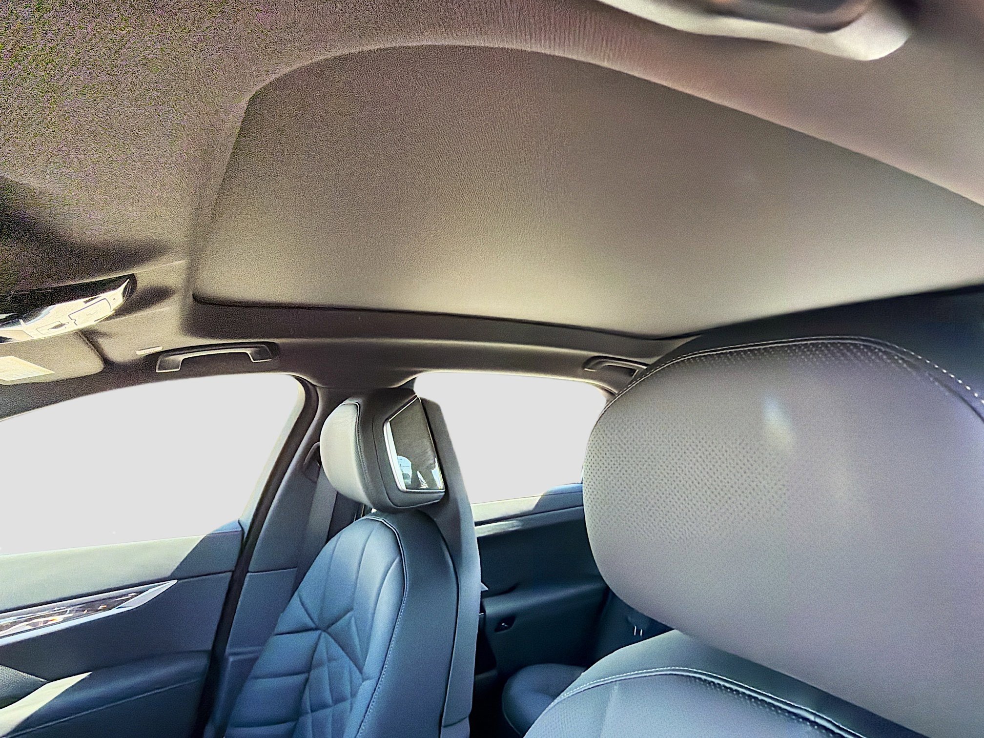 New 2026 BMW 740i xDrive w/ Premium Package image 27