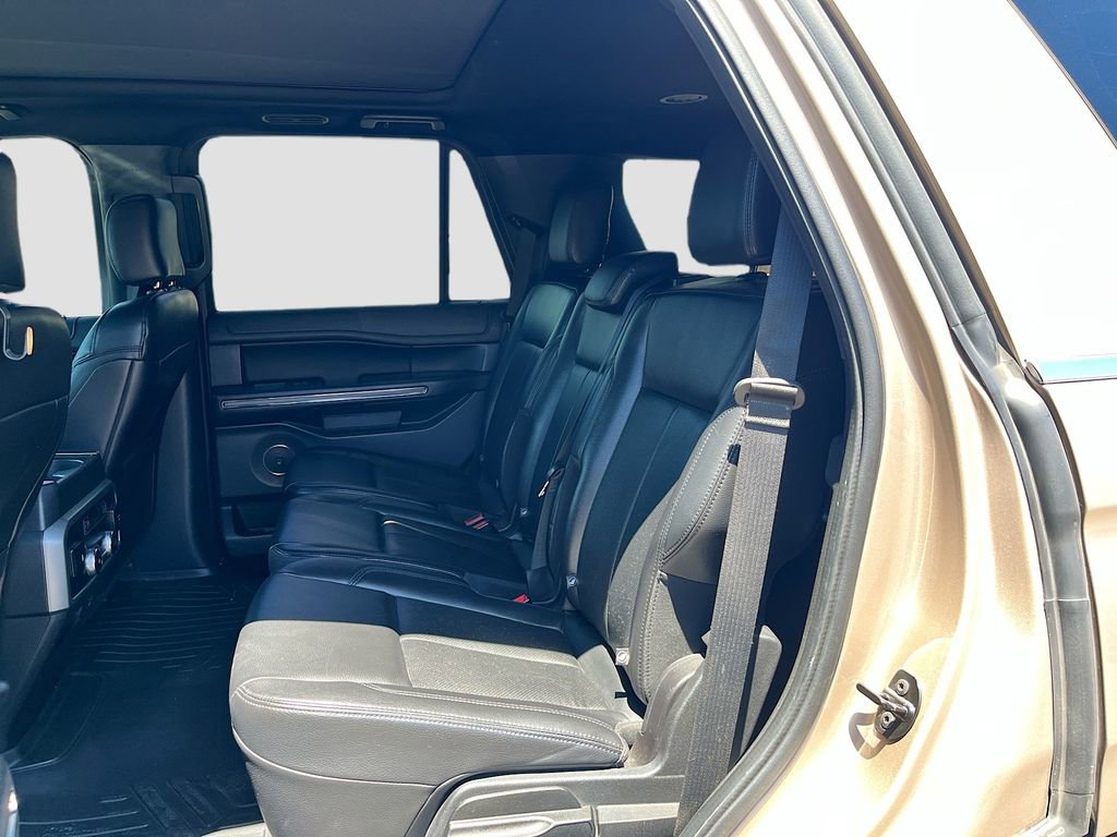 Used 2020 Ford Expedition XLT w/ Equipment Group 202A RWD image 24