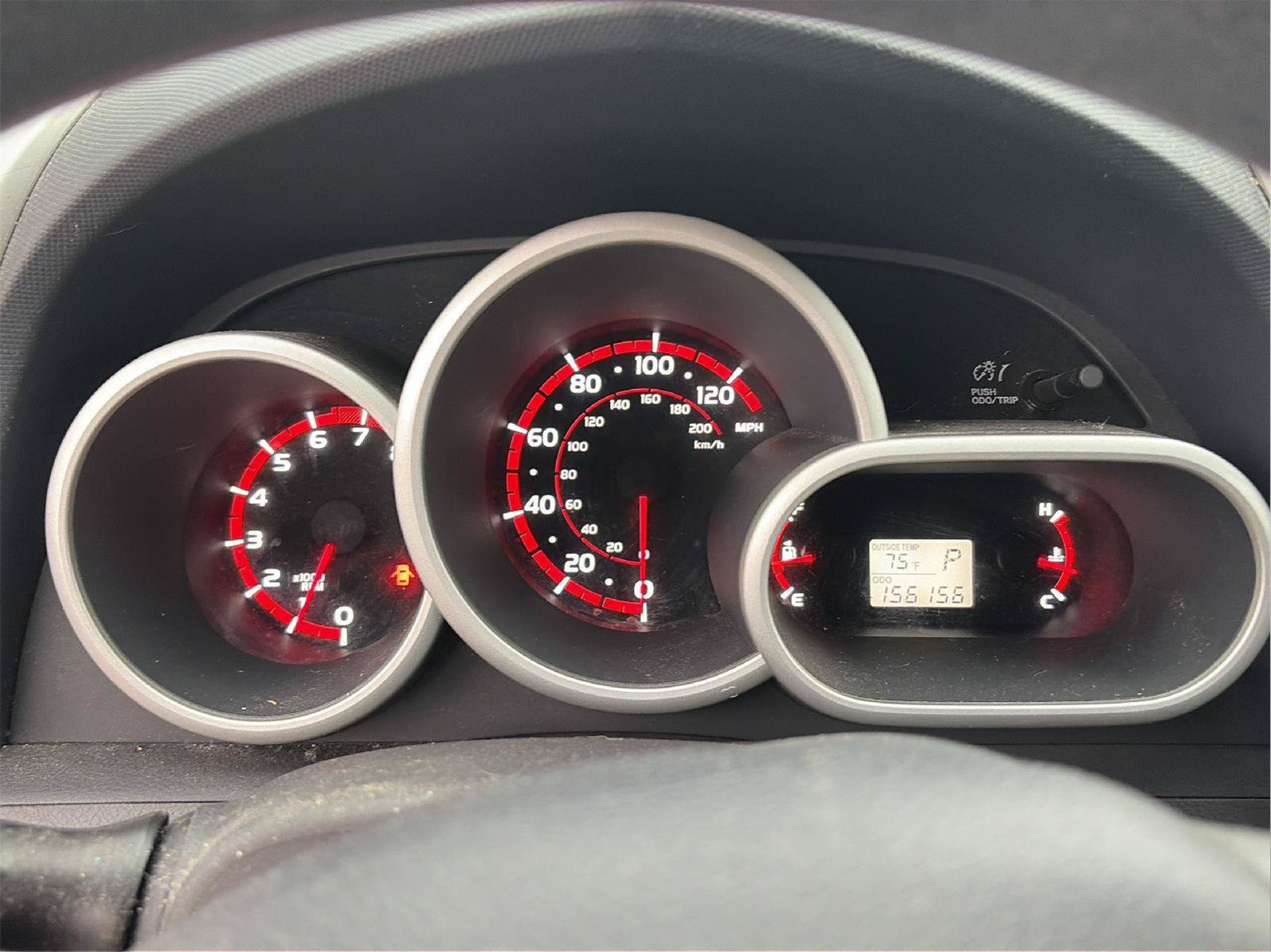 Used 2009 Pontiac Vibe w/ Preferred Package FWD image 26
