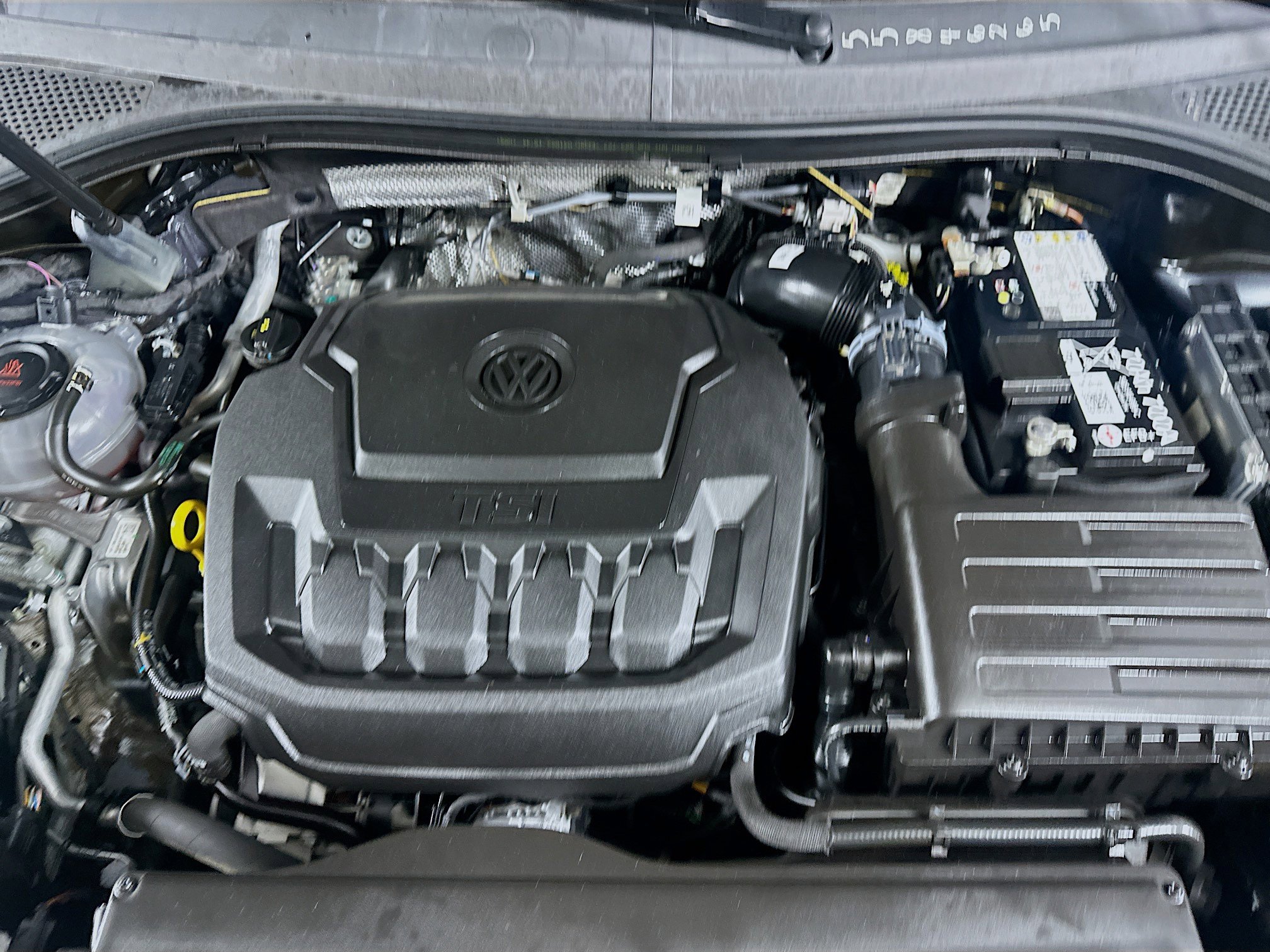 Used 2024 Volkswagen Tiguan Wolfsburg Edition image 31