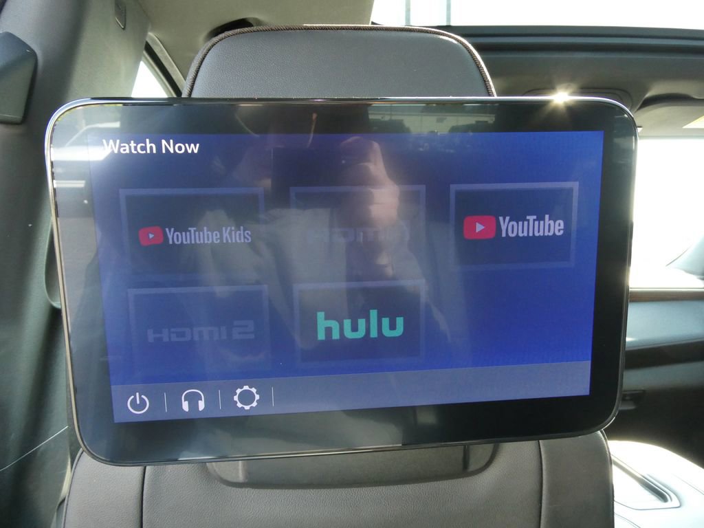 Certified 2024 Chevrolet Tahoe High Country w/ Advanced Technology Package AWD/4WD image 23