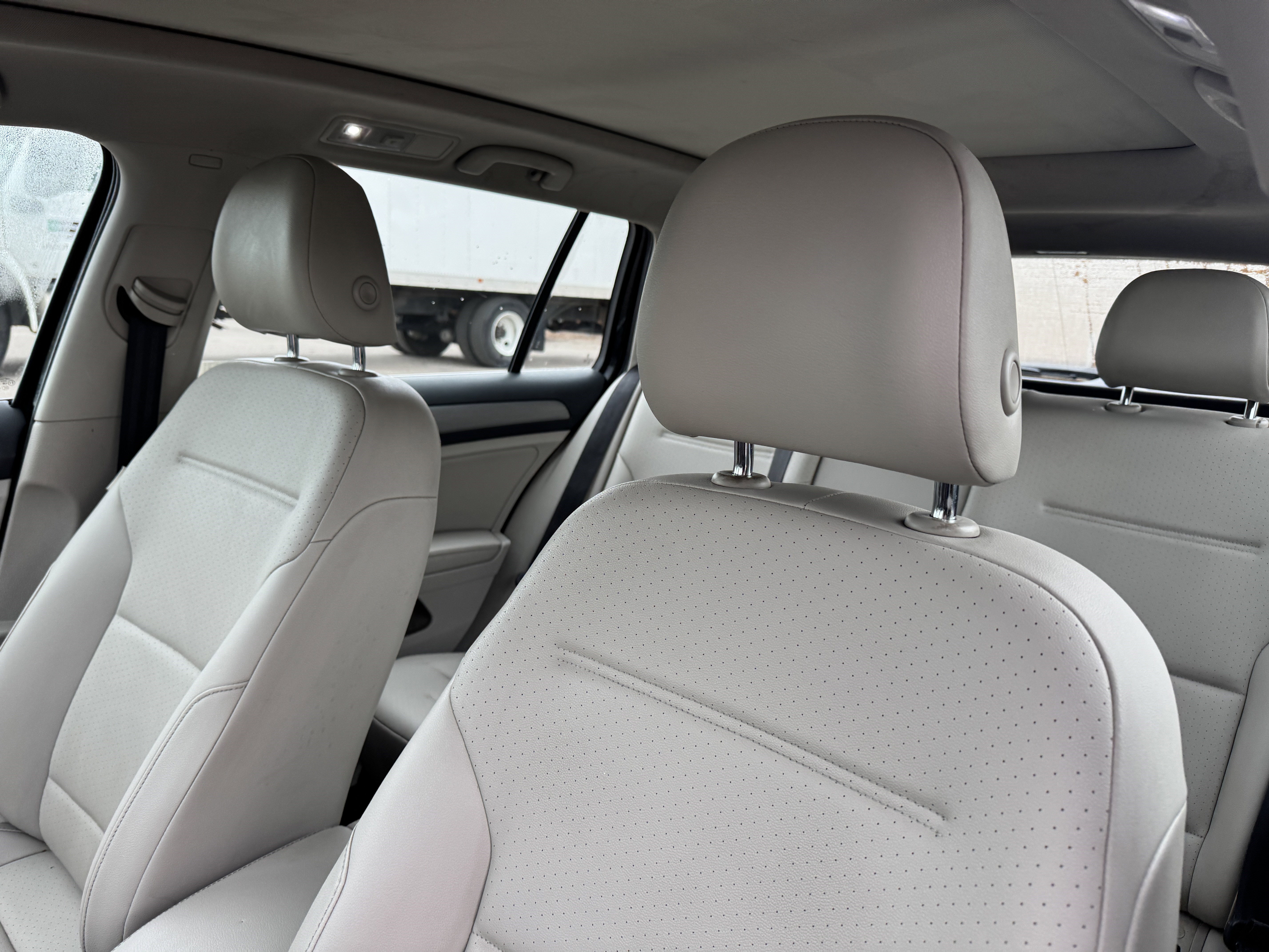 Used 2016 Volkswagen Golf Limited Edition image 14