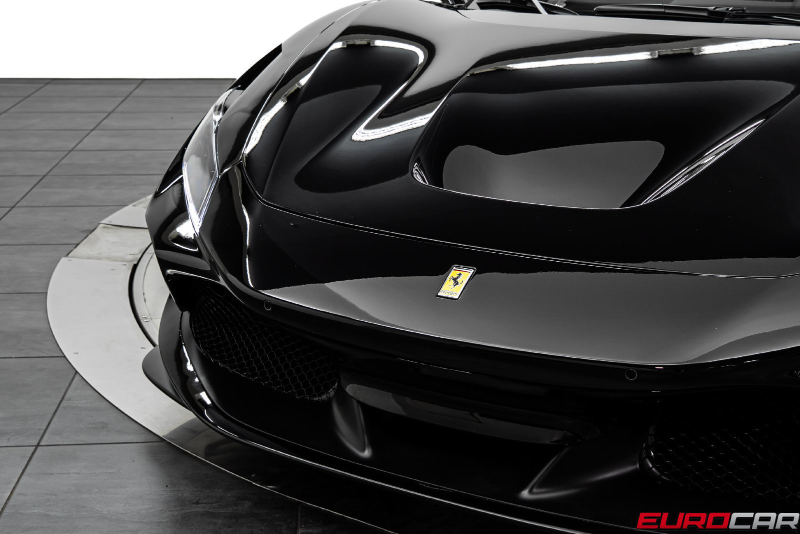 Used 2022 Ferrari F8 Tributo RWD image 14