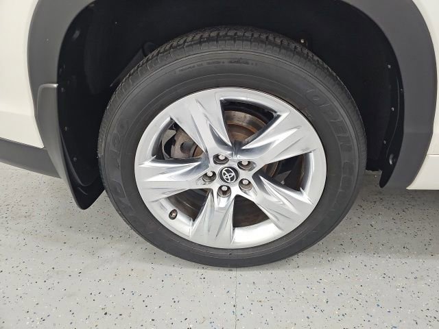 Used 2018 Toyota Highlander Limited AWD/4WD image 7
