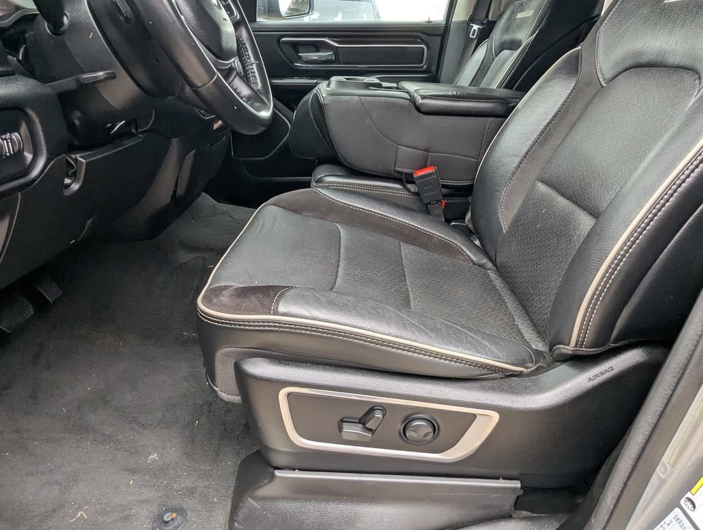 Used 2022 RAM 1500 Laramie AWD/4WD image 13