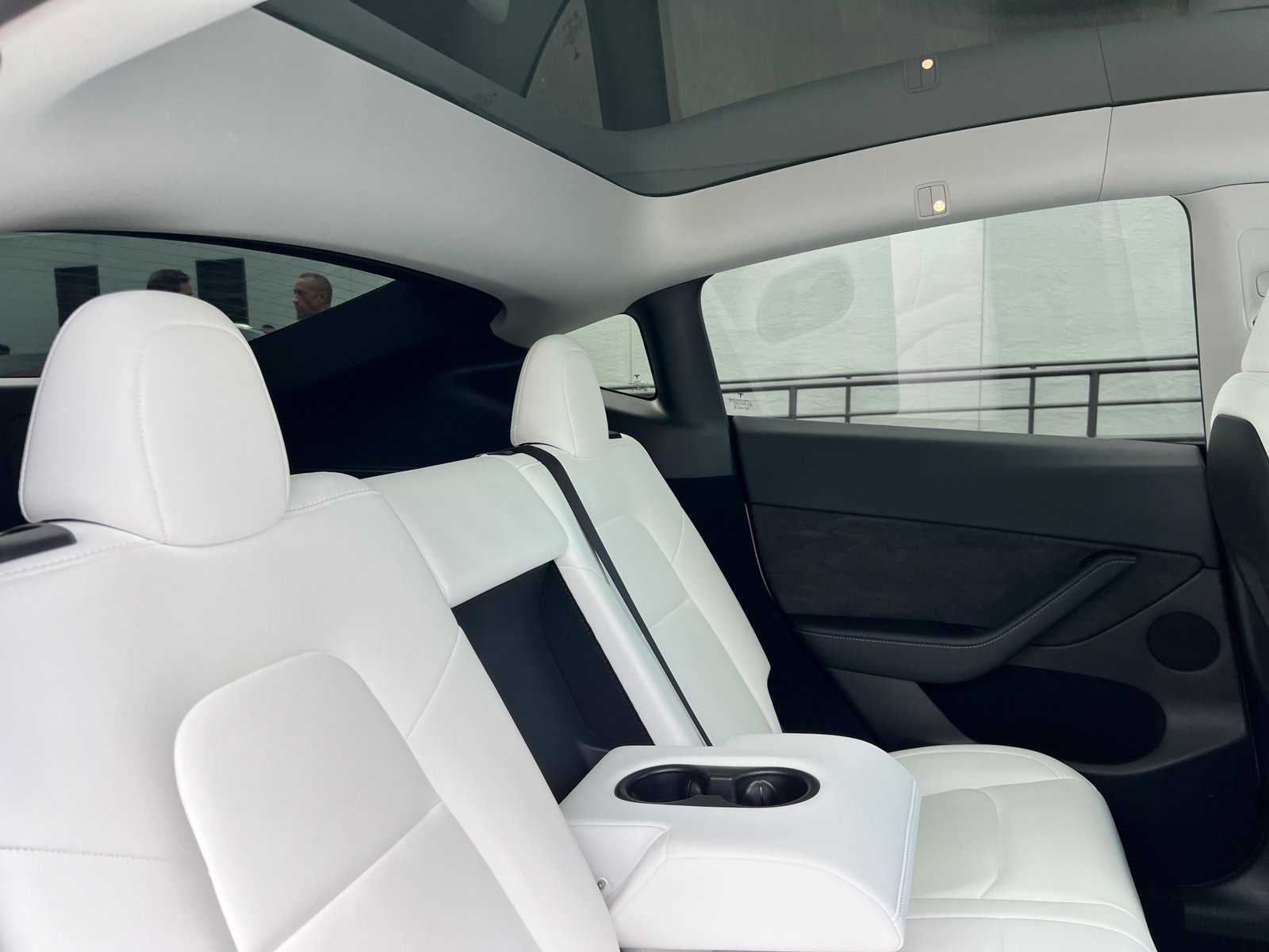 Used 2025 Tesla Model Y Long Range RWD image 59