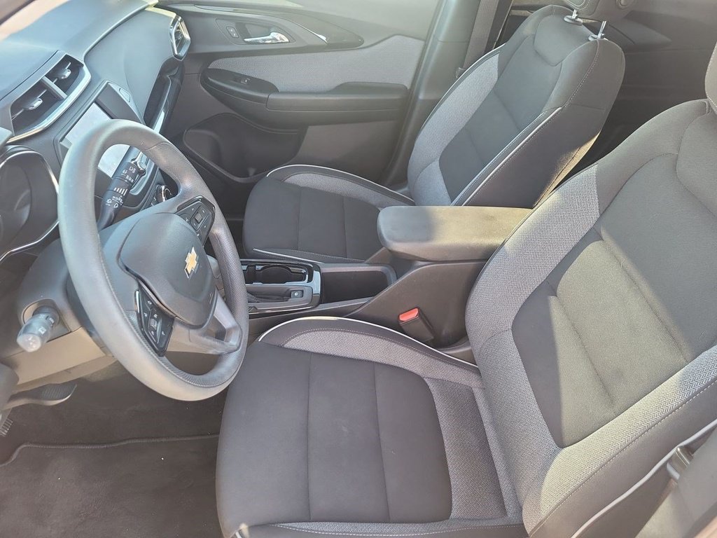 Used 2023 Chevrolet TrailBlazer LT AWD/4WD image 24