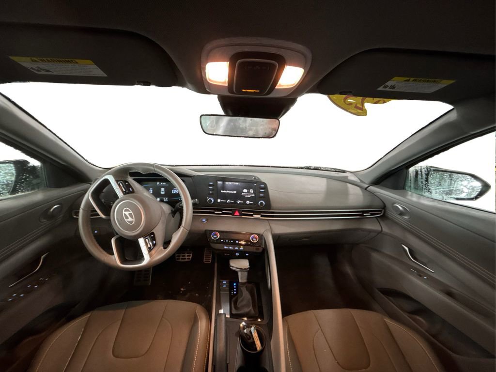 Certified 2025 Hyundai Elantra Sport image 16