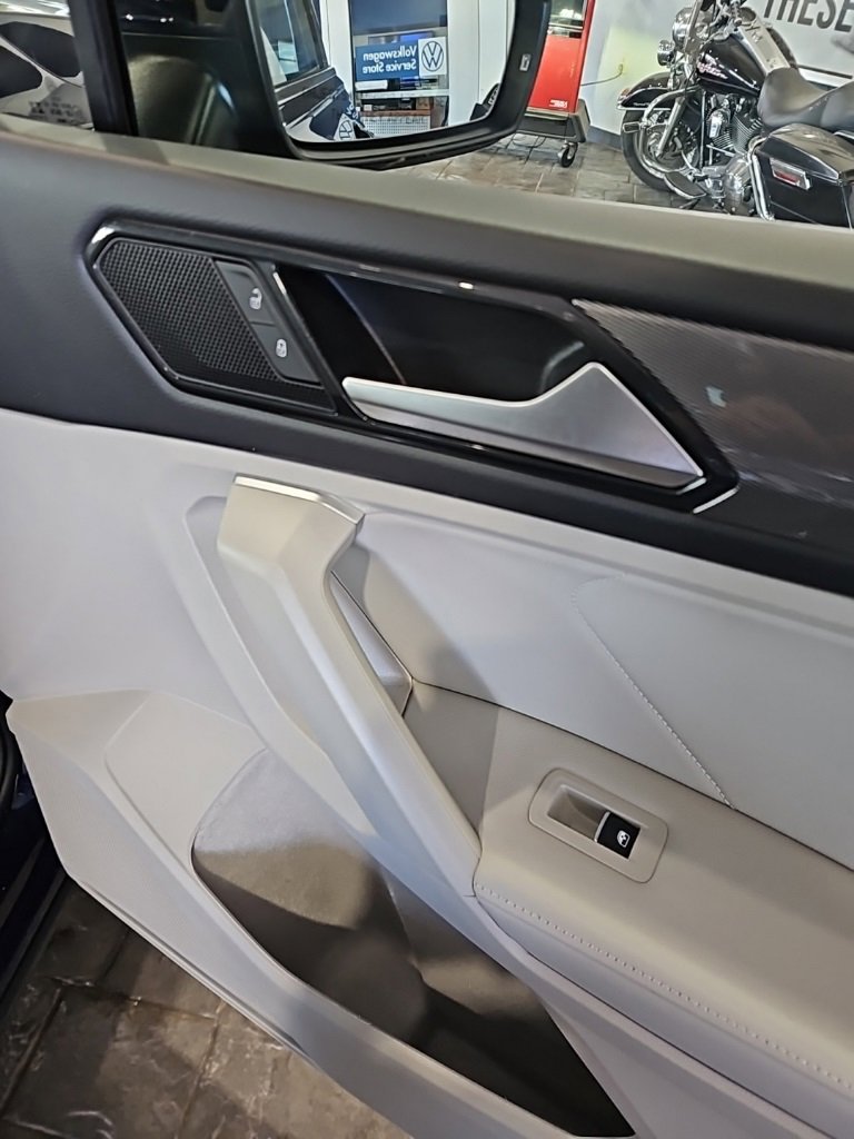 Certified 2024 Volkswagen Tiguan SE w/ Panoramic Sunroof Package image 12