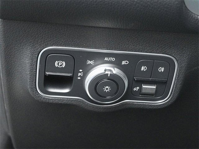 New 2025 Mercedes-Benz GLB 250 image 21