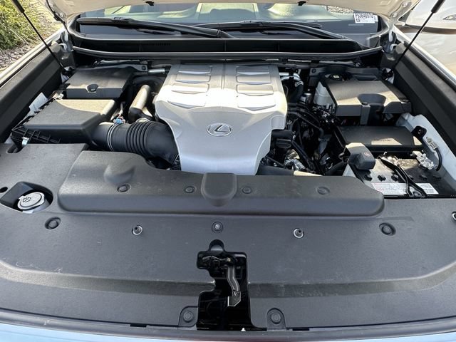Used 2023 Lexus GX 460 Luxury w/ Accessory Package AWD/4WD image 32