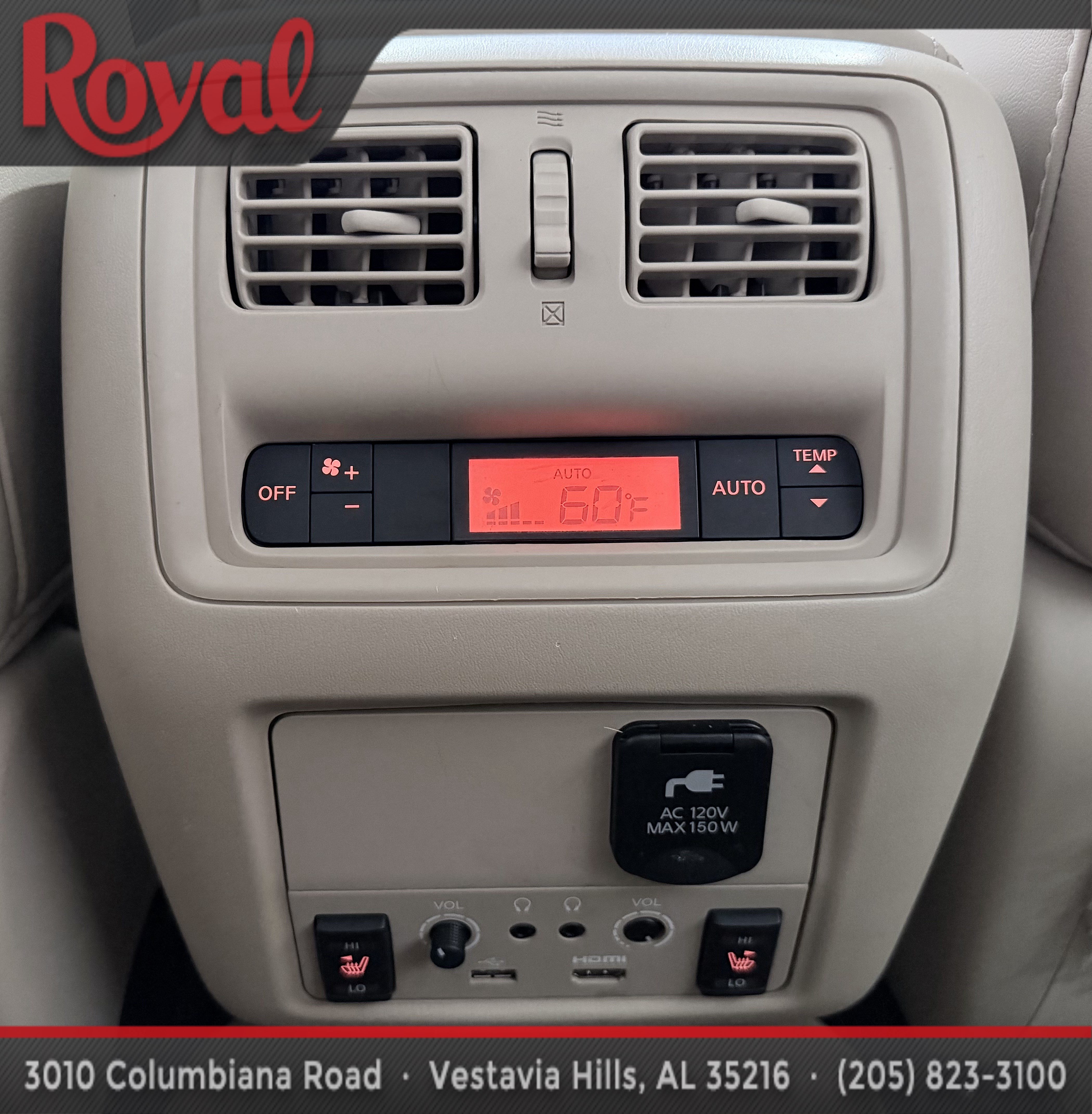 Used 2017 Nissan Pathfinder Platinum w/ Family Entertainment Package FWD image 31
