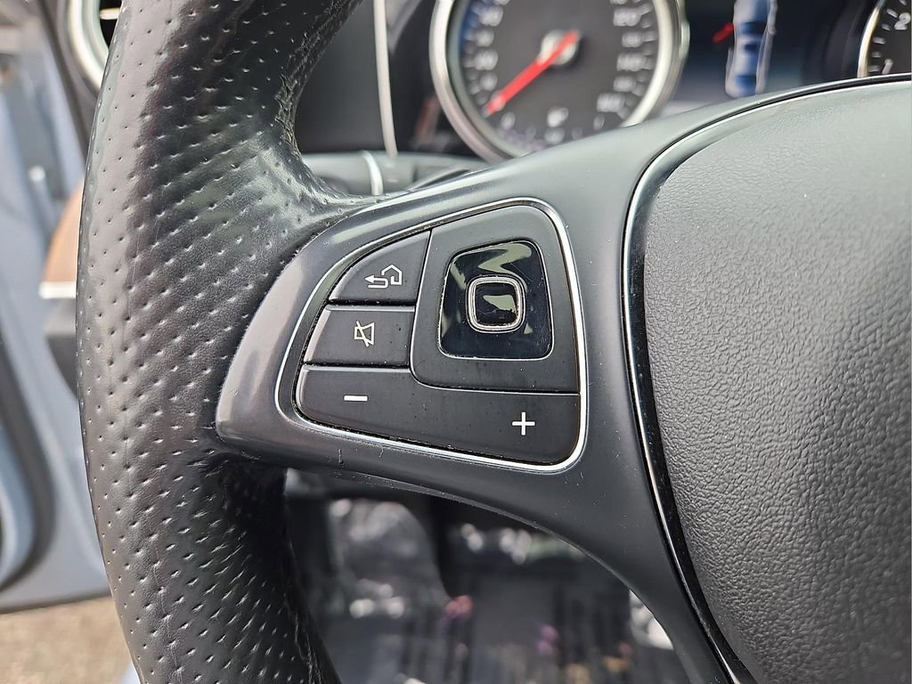 Used 2017 Mercedes-Benz E 300 4MATIC image 22
