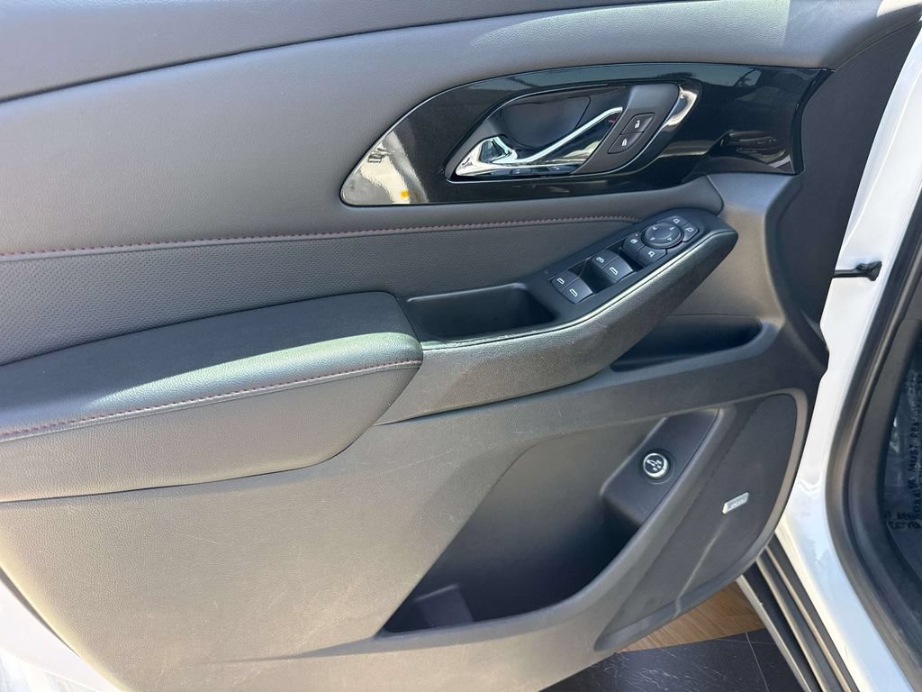 Used 2023 Chevrolet Traverse RS AWD/4WD image 29