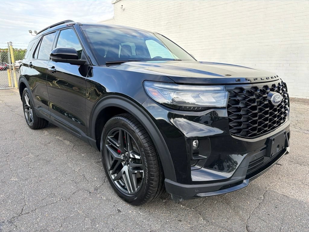 Used 2025 Ford Explorer ST AWD/4WD image 8