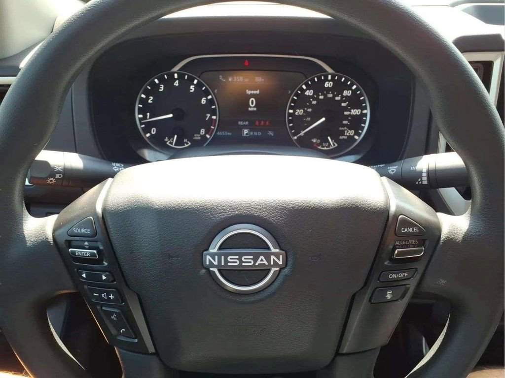 Used 2025 Nissan Frontier SV RWD image 14