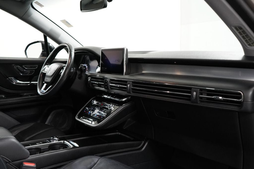 Used 2020 Lincoln Corsair FWD w/ Premium Package image 24