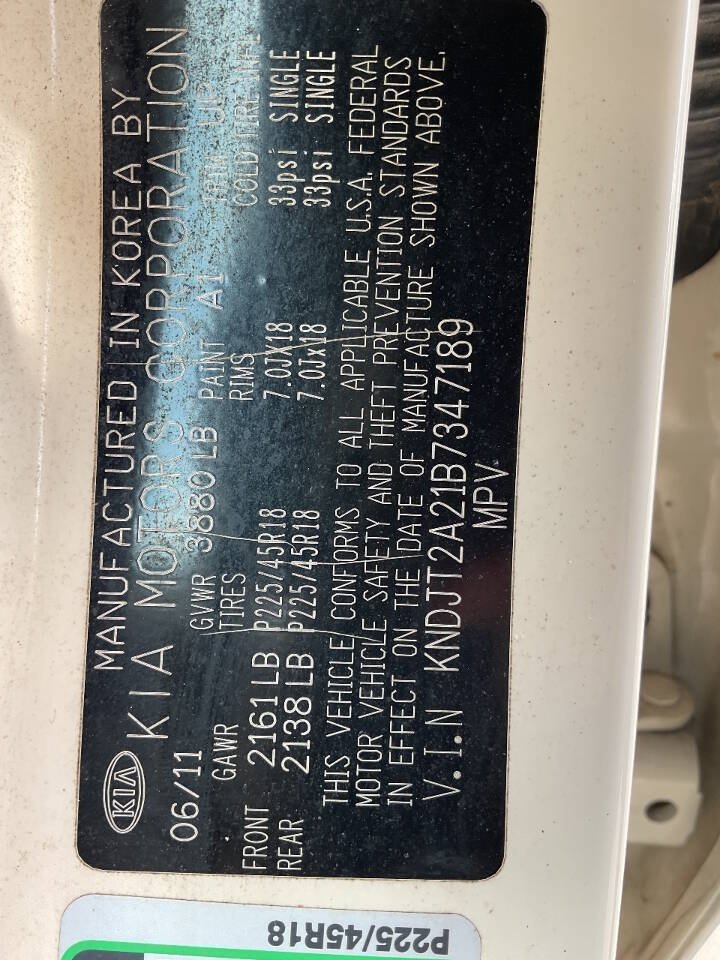 Used 2011 Kia Soul ! FWD image 20