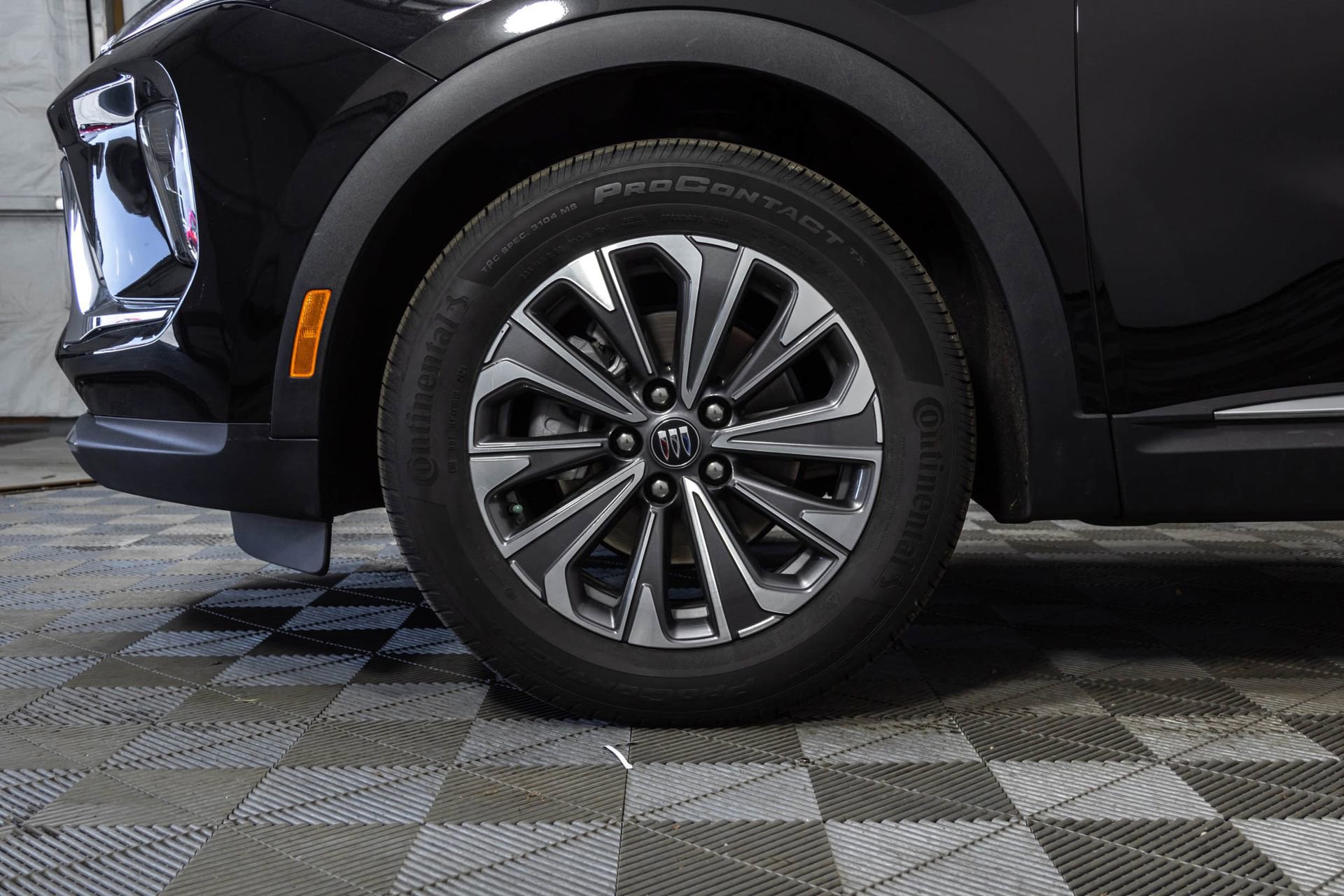 Used 2025 Buick Envision Preferred AWD/4WD image 48
