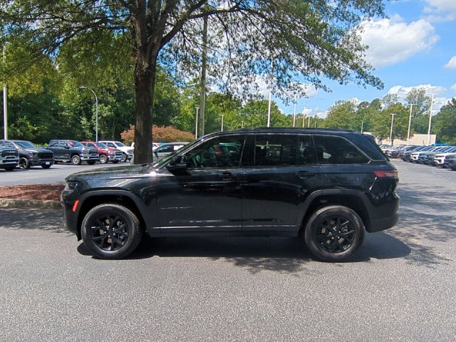 New 2026 Jeep Grand Cherokee Altitude RWD image 2