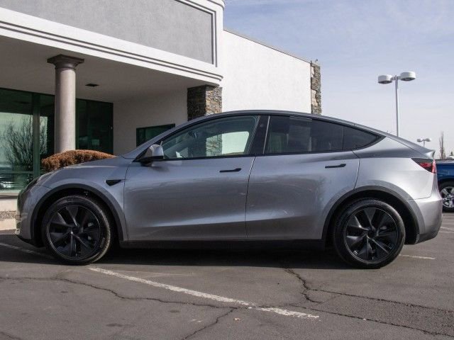 Used 2025 Tesla Model Y Long Range image 4