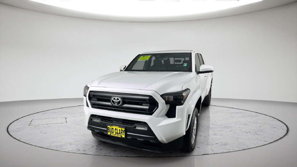 Used 2025 Toyota Tacoma SR5 w/ SR5 Upgrade Package AWD/4WD image 2