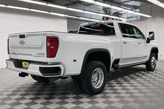 Used 2024 Chevrolet Silverado 3500 High Country w/ High Country Premium Package AWD/4WD image 14