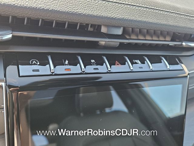 New 2025 Jeep Grand Cherokee Limited w/ Luxury Tech Group II image 22