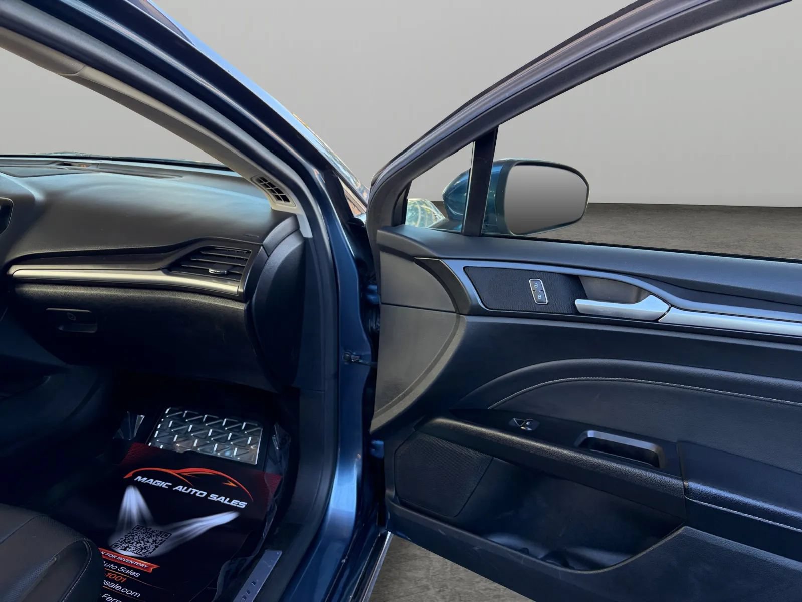 Used 2019 Ford Fusion Titanium FWD image 19